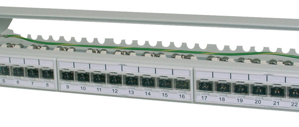 DIGITUS 19´ Patch Panel Cat. 6A (diep), 24 x RJ45, 1 HE