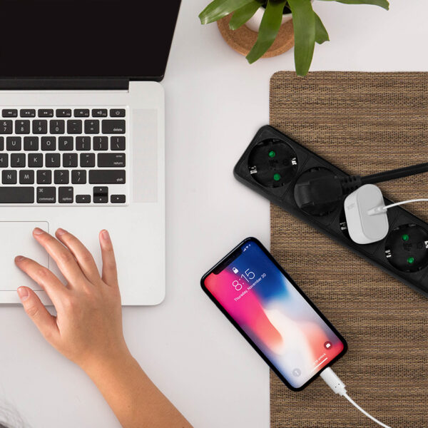 LogiLink stekkerdozenlijst, 6-voudig, zonder schakelaar, zwart