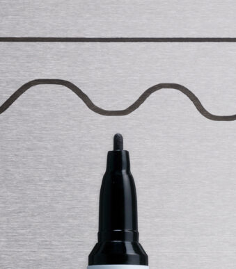 SAKURA permanentmarker Paint Marker fijn, zwart