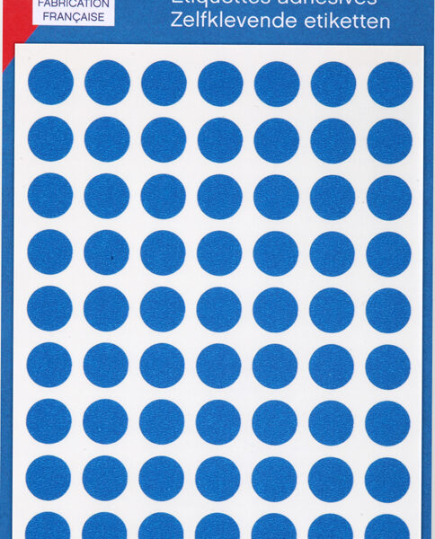 Hier is een voorgestelde Nederlandse producttitel: Blauwe ronde stickertjes, diameter 8 mm