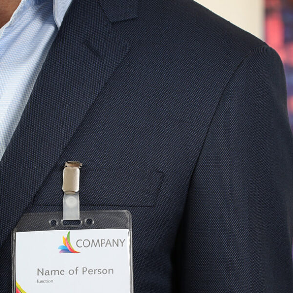 EUROPEL badge, boven open, met clip, 60 x 90 mm