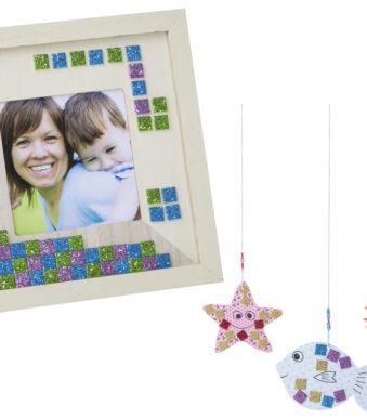 Glittermozaïek van zelfklevende biesvormpjes.