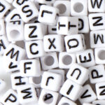 Hoekige letterkralen, 100 stuks, wit