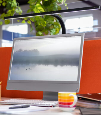 UNiLUX LED-bureaulamp STRATA, klemvoet, zwart