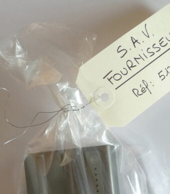 AVERY hanglabel, 100 x 51 mm, neutraal, met draad, beige