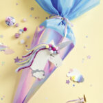 Metalen zeshoekige snijmallen voor schooltasjes, geassorteerde kleuren.