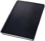 Geruit schrijfboek met register, A4-formaat.