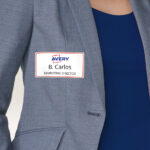 AVERY naametiketten / badge etiketten, 80 x 50 mm, rode rand