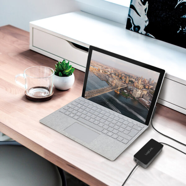 LogiLink voedingsadapter voor Surface notebooks, 44 Watt, zwart.