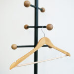 Houten kledinghanger 'WOODY', van massief hout, naturel.