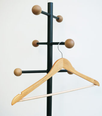 Houten kledinghanger 'WOODY', van massief hout, naturel.