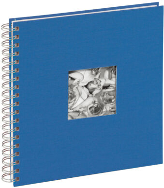 Lichtblauw spiraalalbum met passe-partout voor foto's