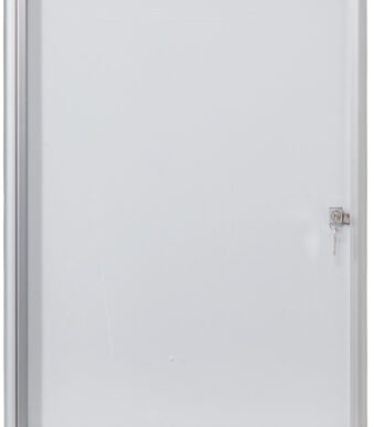 Platte vitrinekast met metalen achterwand voor 4 x A4-formaat