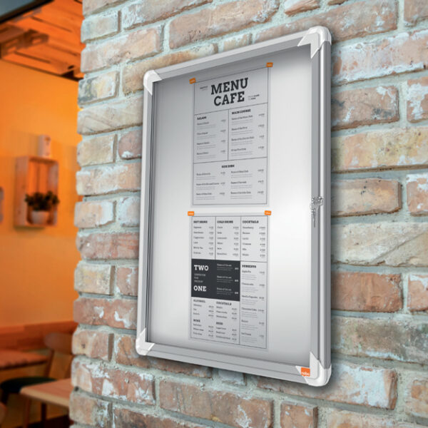 Nobo premium vitrinekast, metalen achterwand, formaat A4 viervoudig.