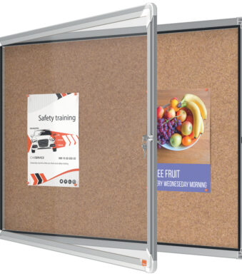 Vitrinekast premium plus met kurken achterwand en 8 A4-vakken.