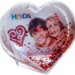 Sneeuwbol met hartjeshartjes