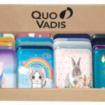 Quo Vadis metalen beloningsdoos op displaystandaard.