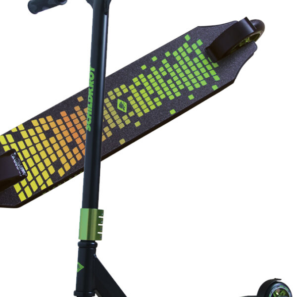 Toffe stuntstepper voor in het bos