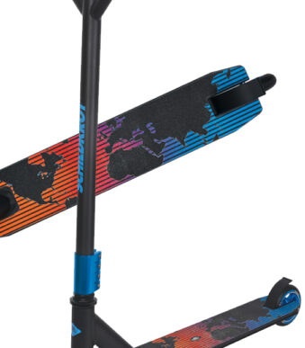 Klapscooter met stunttechnieken Melkwegkleurstelling