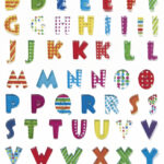 Herma Letteraanduiding met Reliëf, A-Z, Stenen Stijl