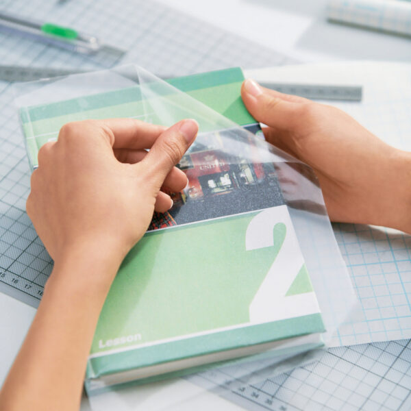 Zelfklevende boekbeschermfolie, 400 mm x 1 m