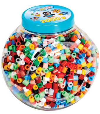 Hama kralen, grote maat, in plastic pot met blauwe deksel.