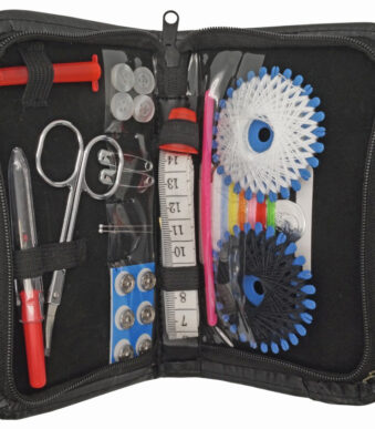 Reisnaaigarnituur, 28-delig