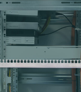 19" kabelgeleiders, 600 mm, zilverkleurig