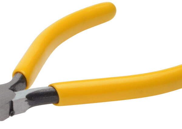 Knijptang met scherpe snijvlakken