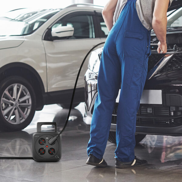 LogiLink kabelhaspel, 4-voudig + 2x USB, kabel: 5 m, zwart