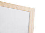Witbord met houten omlijsting, 90 x 60 cm.