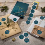 Kerststickers 'Dennenboom petroleumblauw', op rol