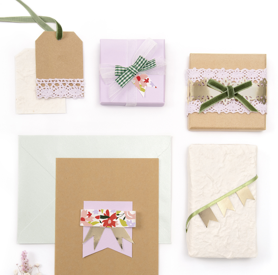 Textiel linten mix 'Bloemenweides', totale lengte: 5,5 meter Textiel linten mix 'Bloemenweides', totale lengte: 5,5 meter