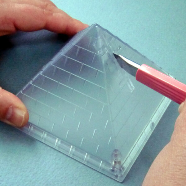 NT Cutter Mesjeshouder Piramide iCD-400P, transparant