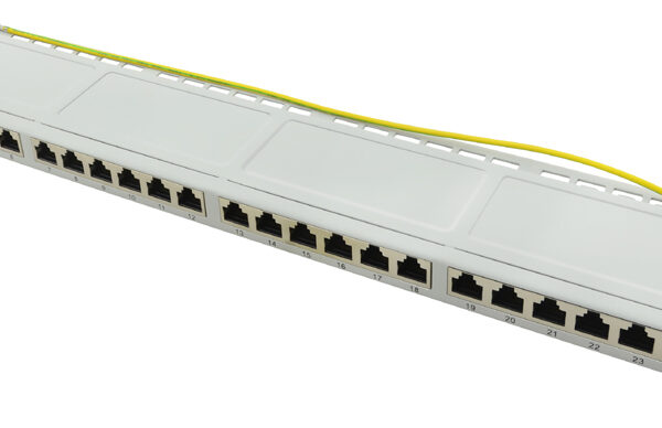 LogiLink 19" Patchpaneel Cat.6A, 24 poorten, lichtgrijs, 0,5 HE