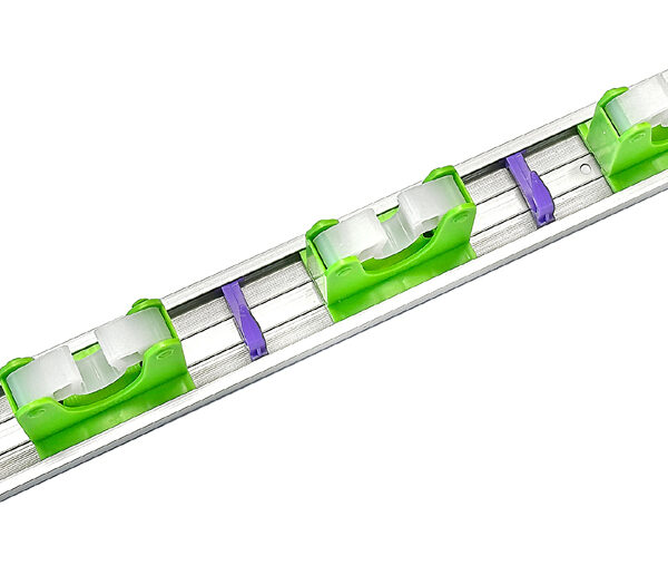 Perfecte bezemhouder van aluminium.