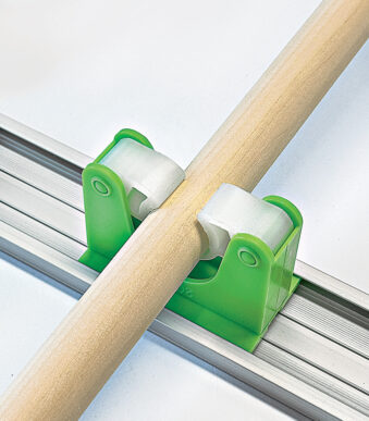 Perfecte bezemhouder van aluminium.