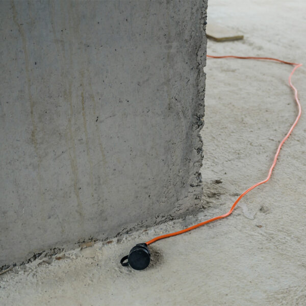 Buitensnoerverlengsnoer met spatwaterdichte kap, 25 meter, oranje.