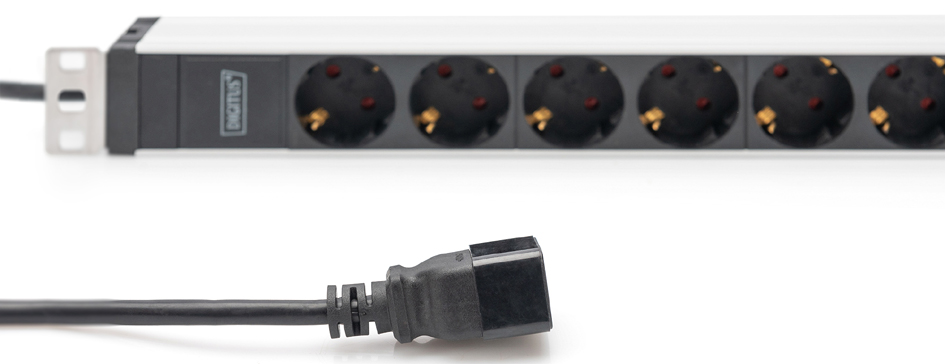 19" Netvoedingsunit met 8 stopcontacten, 1 HE