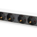 19" stekkerblok met 12 uitgangen en schakelaar