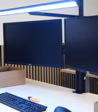UNiLUX LED-bureaulamp ELITE LUMINO SCREEN met monitorarm