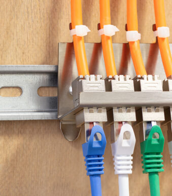 LogiLink DIN-rail houder voor 4 Keystone modules, RVS